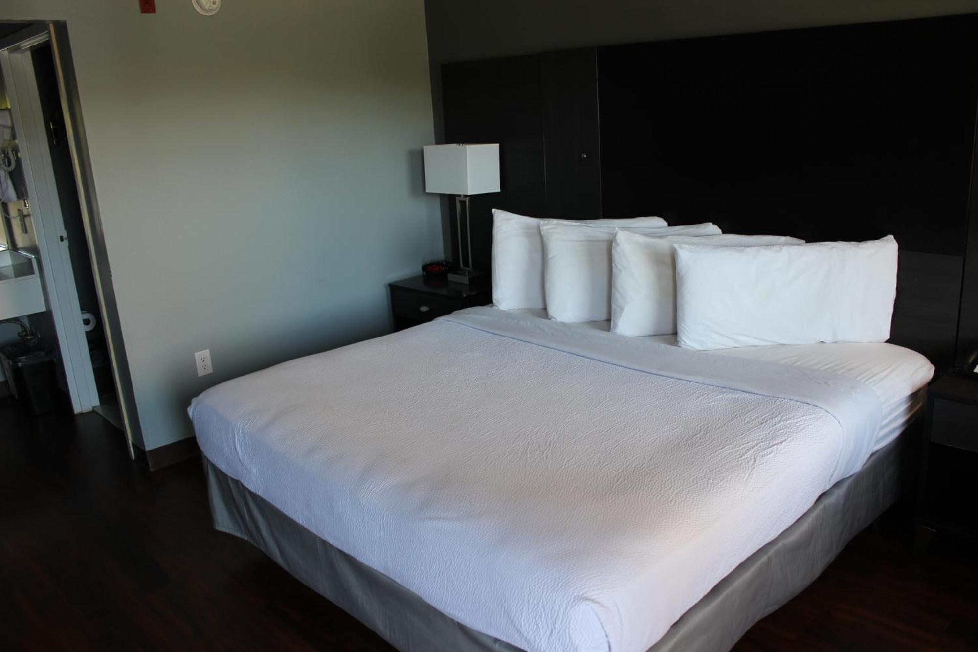 Riverfront Inn Конуэй Экстерьер фото